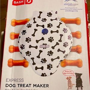 Dash Express Dog Treat Maker